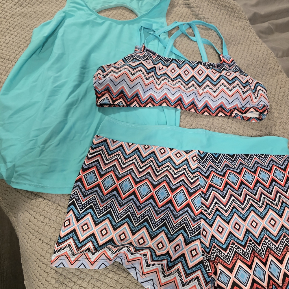 Colorful Geometric Activewear Set